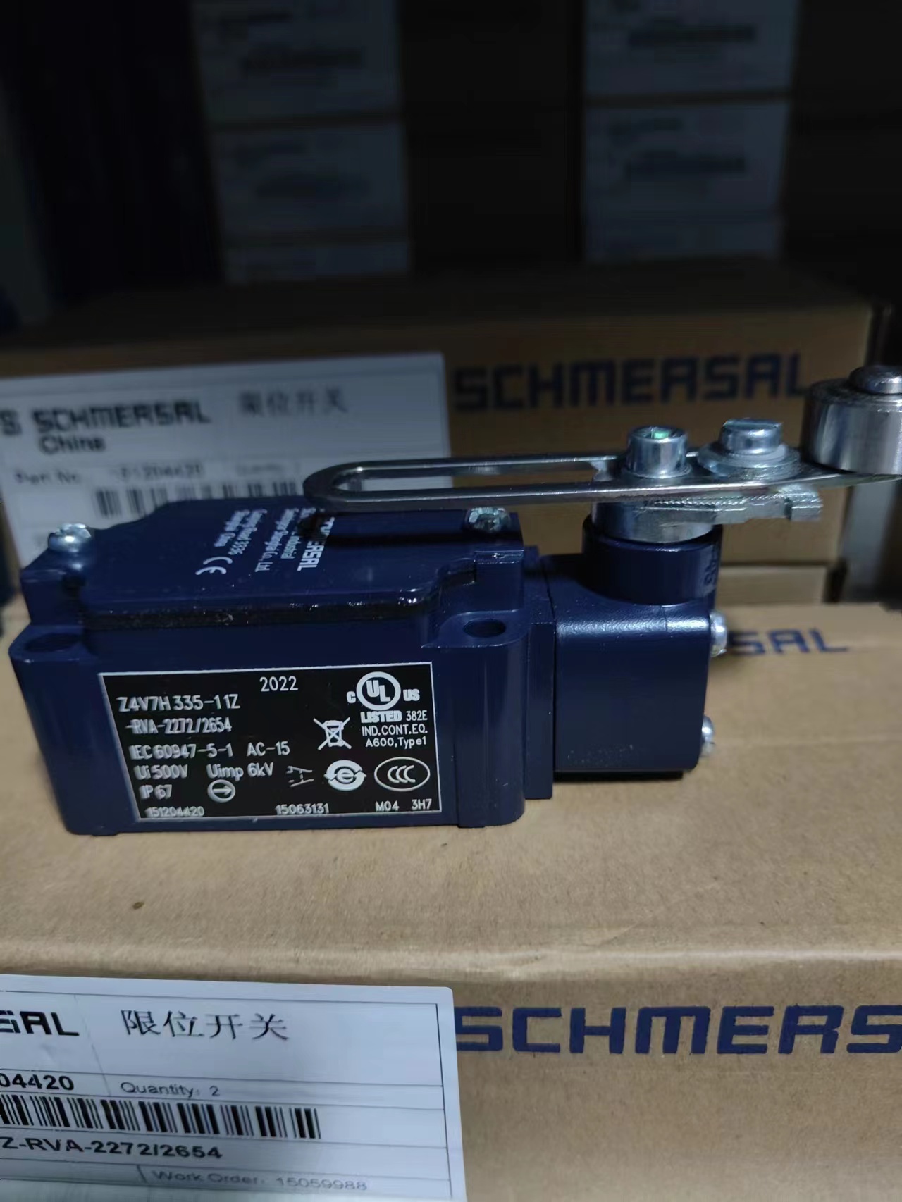 ʩSCHMERSALZ4V7H 335-11Z-RVA-2272/265 
ؼ: