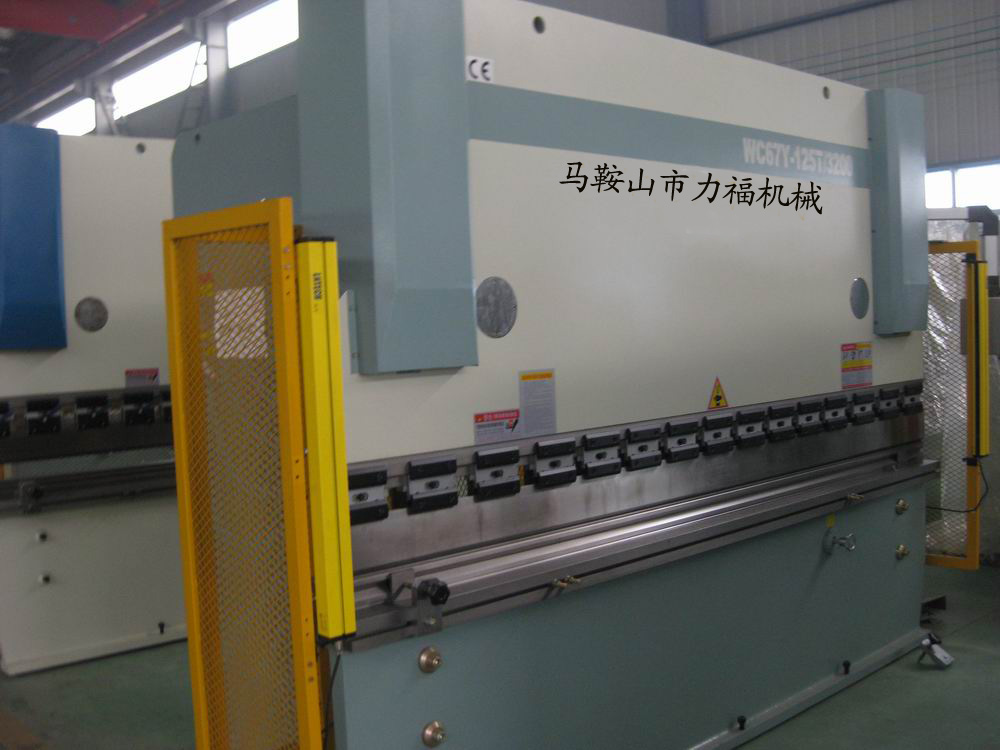 WC67Y-80T/4000Һѹ綯 
ؼ:2011-04-29