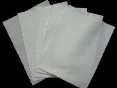 男子在300公里高速沿途累计发现62具猫狗尸体其中不少身穿宠物衣服推测系带猫狗上高速不放车内遭遇意外